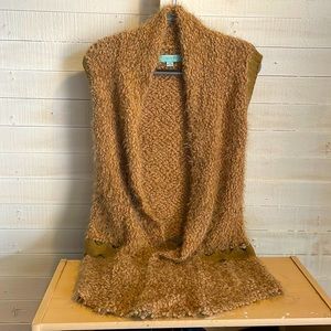 Camilla tree size small – medium sleeveless, hip Kashmir like sweater vest